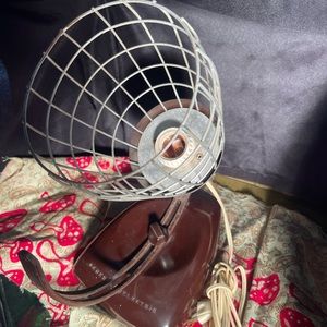 General Electric Bakelite based infrared heat lamp, vintage late 1940s.